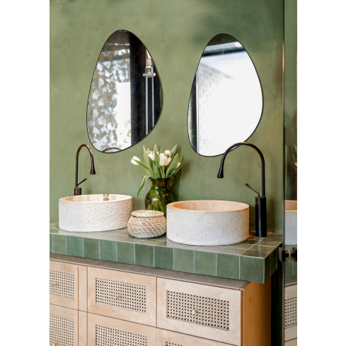 Erikujuline peegel IDA 60 cm must